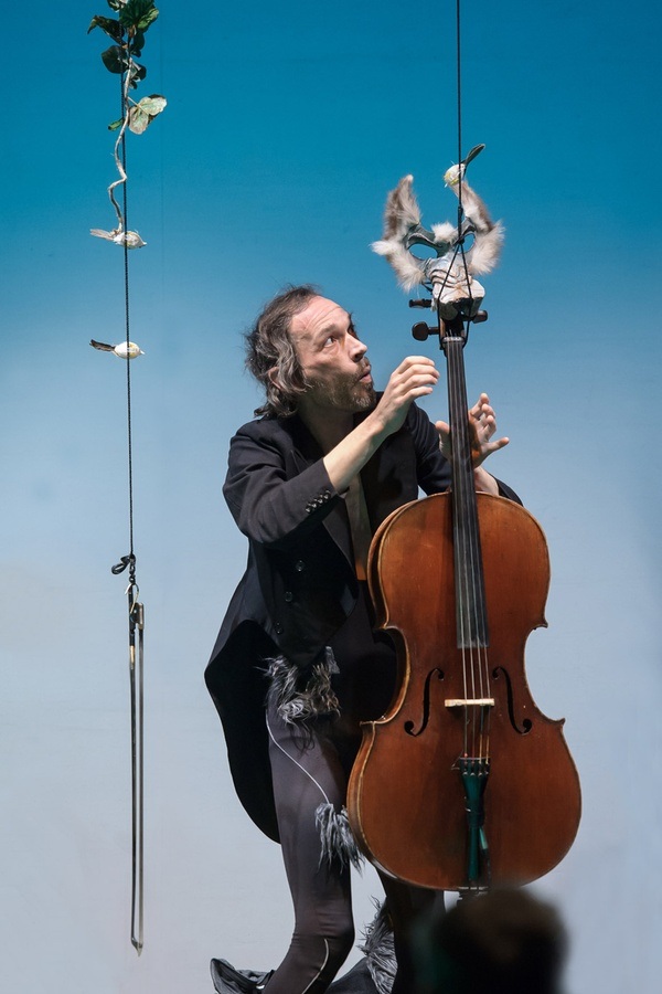 Rotkäppchen und der Wolf im Nachthemd