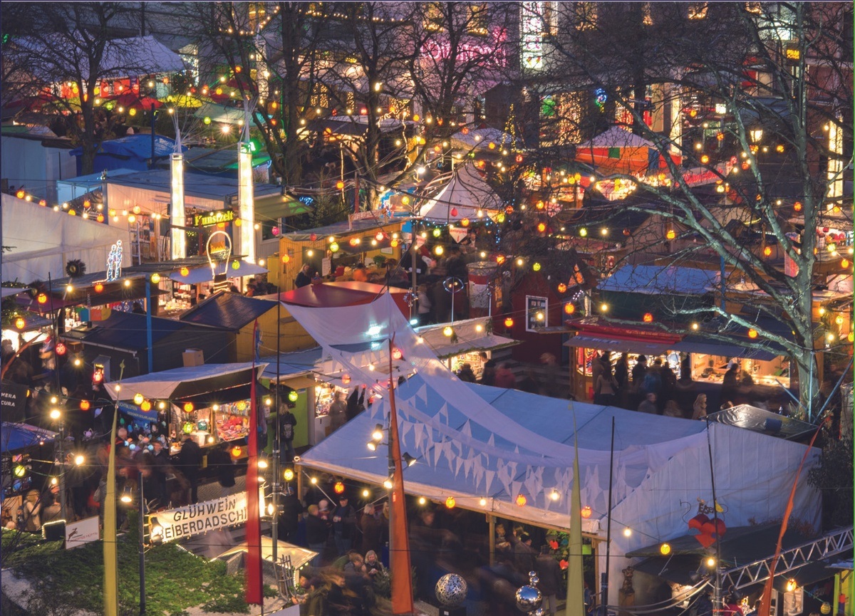 Schwabinger Weihnachtsmarkt an der Münchner Freiheit