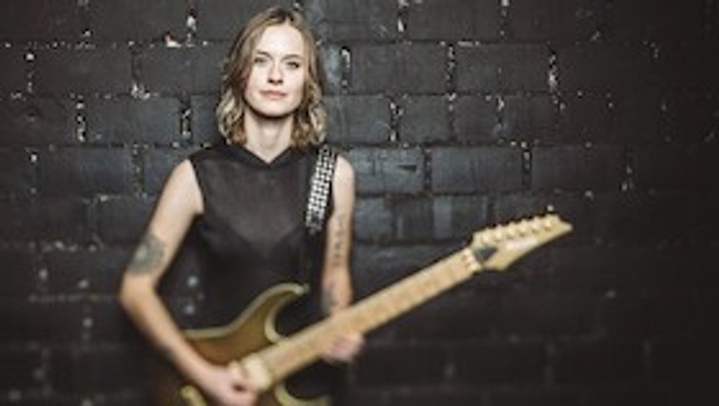 Yasi Hofer Trio