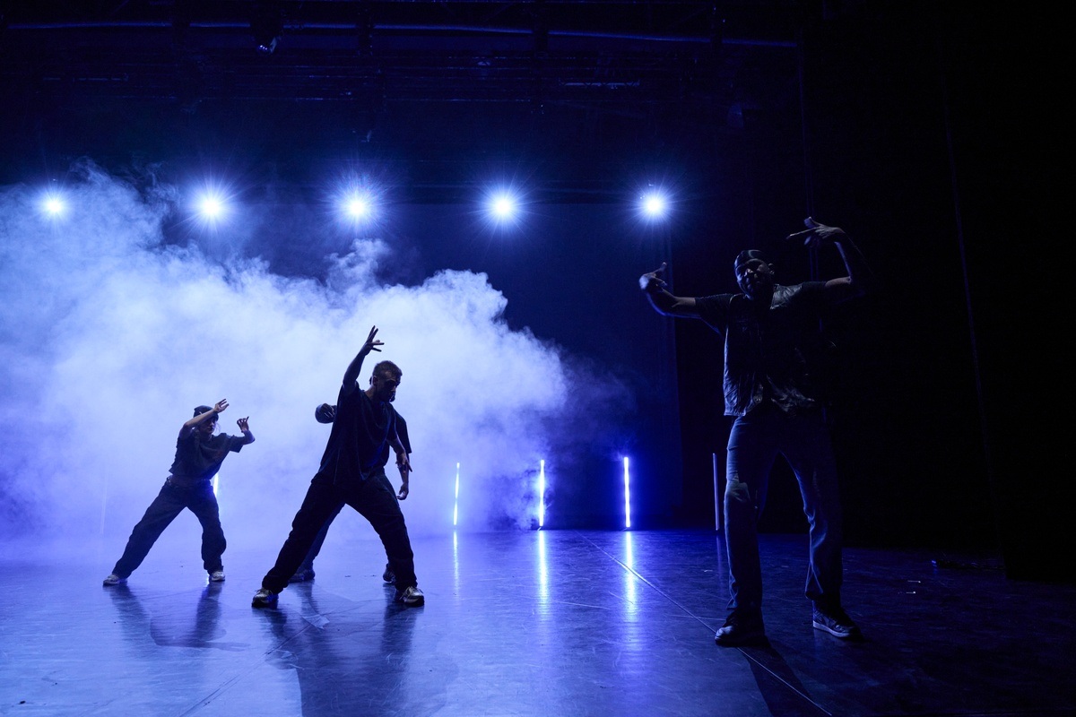 Titelbild der Veranstaltung Hosted by Sonja Reischl & Takao Baba: Performance Session X
