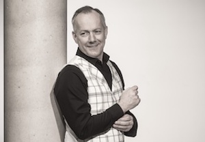 Johannes Kirchberg singt und spricht Erich Kästner „So groß wie heute war die Zeit noch nie“