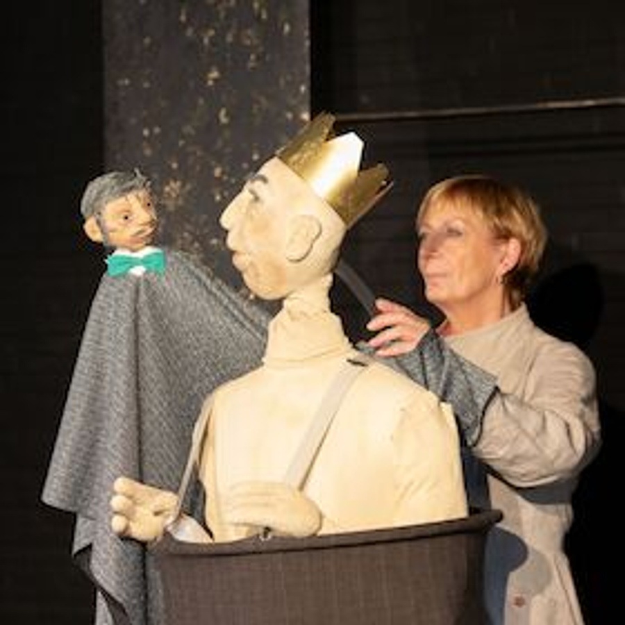 Figurentheater in der CD-Kaserne: Des Kaisers neue Kleider
