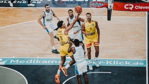 BBL: EWE Baskets Oldenburg - Veolia Towers Hamburg