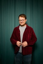 Maxi Gstettenbauer - KOMPLETT ABSURD