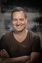 DIETER NUHR - Nuhr auf Tour 2027 - Premium Seats