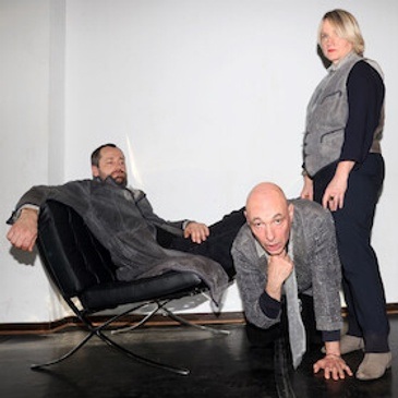 KNECHTE DER KULTURINDUSTRIE
