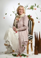 Eine Krone macht noch keinen König. Ein Hut noch keine Dame