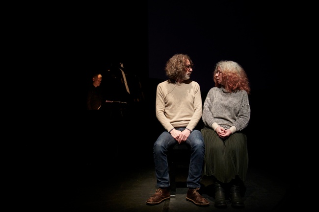 Lina Majdalanie & Rabih Mroué – Four Walls and a Roof