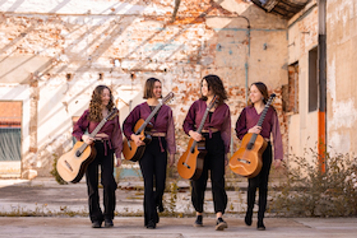 Aeres Guitar Quartet - luftige und bunte Gitarrenklänge