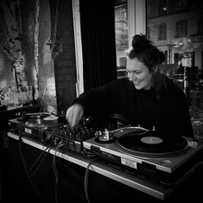 DJ Discjockey at Atelier Gardens