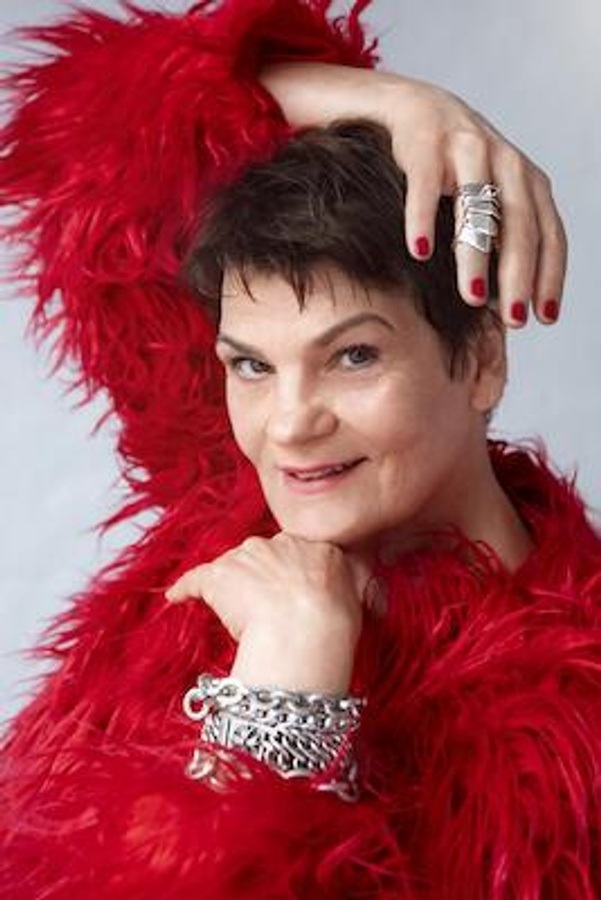 GAYLE TUFTS