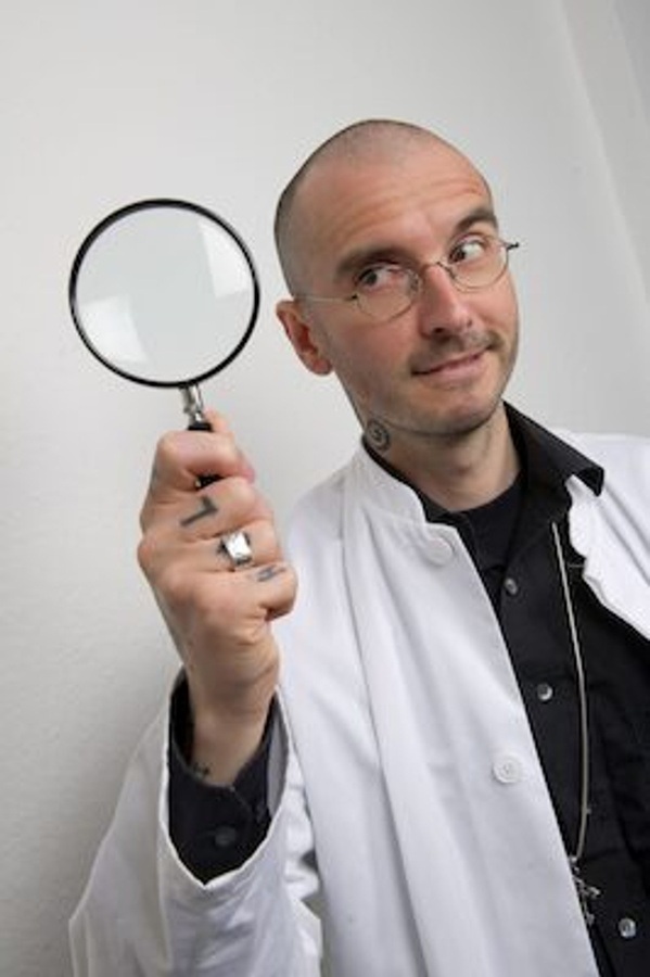 Dr. Mark Benecke
