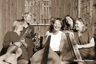 Scharadwanzen "Spuren von Volksmusik nicht ausgeschlossen!" Hackbrett, Rhöner Klarinette, Kontrabass, Gitarre