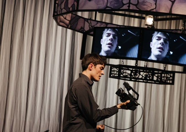 Nachtgespräch „Mitleidsprotokoll - every tear recorded“