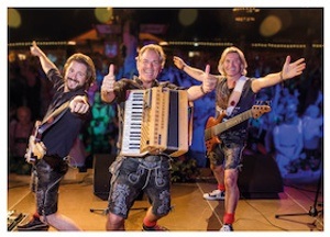 Dirndl, Lederhosn & Trenkwalder Power