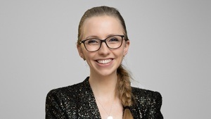 Anna Lapwood goes Hollywood