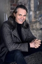 Ralf Bauer
