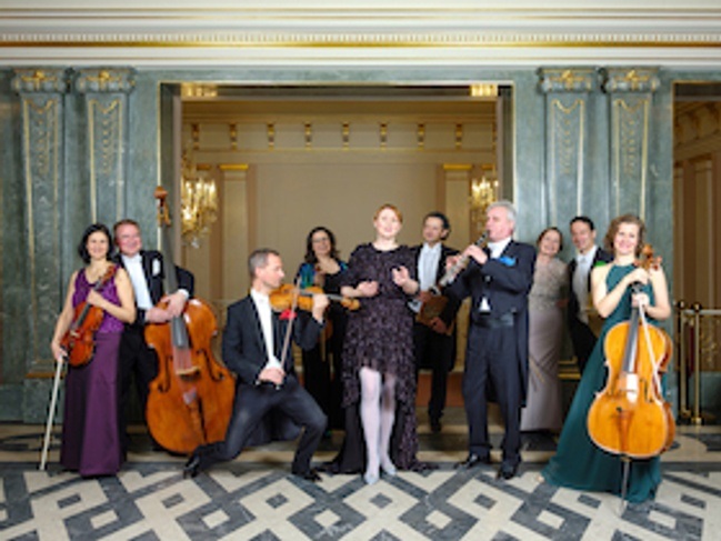Berliner Luft – Open-Air-Gala mit dem Salonorchester Unter´n Linden und Winnie Böwe im Schlossgarten Ribbeck