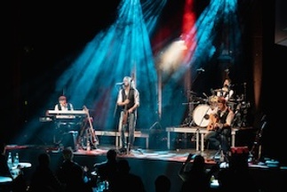 Joy Kleinkunst: Huebnotix mit Rock History Unplugged