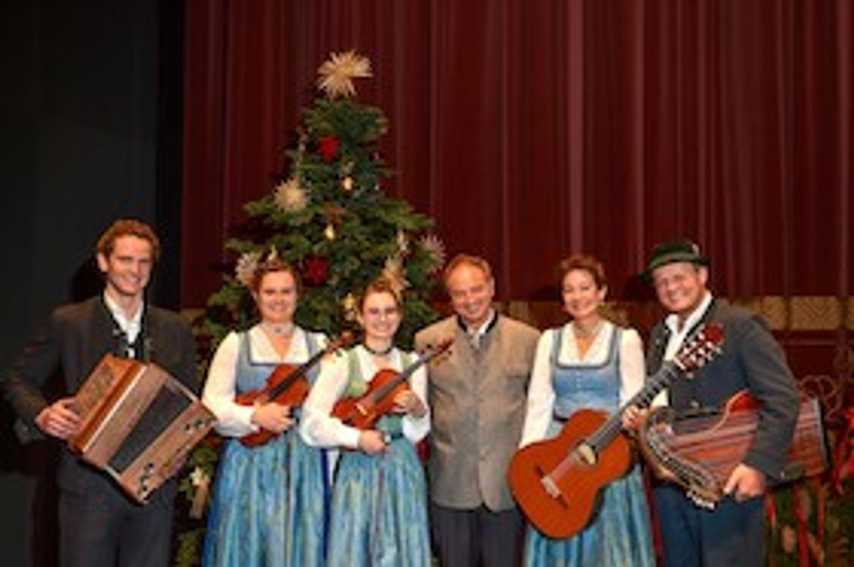 Titelbild der Veranstaltung Heilige Nacht mit Pfarrer Rainer M. Schießler