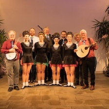Matching Ties & die O´Brannlaig Rinceoir Irish Dancers