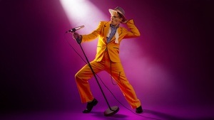 Alexander Scheer singt David Bowie