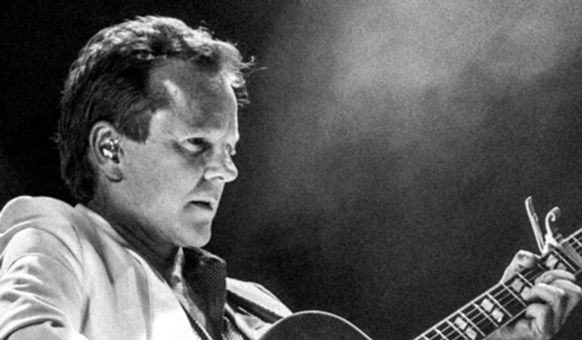 KIEFER SUTHERLAND