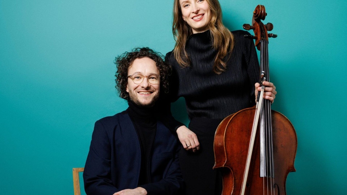 MARIE-ELISABETH HECKER & MARTIN HELMCHEN