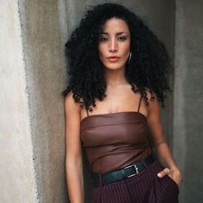 BABA ISSUES von Tessniem Kadiri