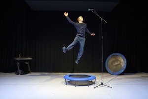 Felix Baumann - h̶a̶ ̶h̶a̶ ̶h̶a̶ hi! : a one man show where circus meets comedy