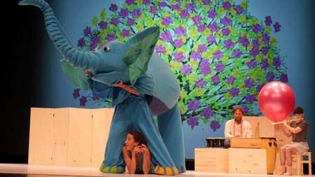 Funkelkonzert M / Elefant aus dem Ei