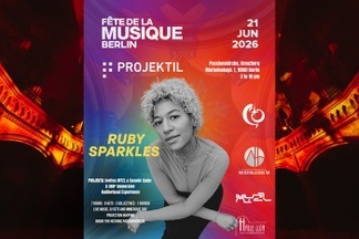 Ruby Sparkles Live l R&B, Soul & Pop
PROJEKTIL invites MYZL & Cosmic Code
Eine 360° immersive Audiovisual Experience
