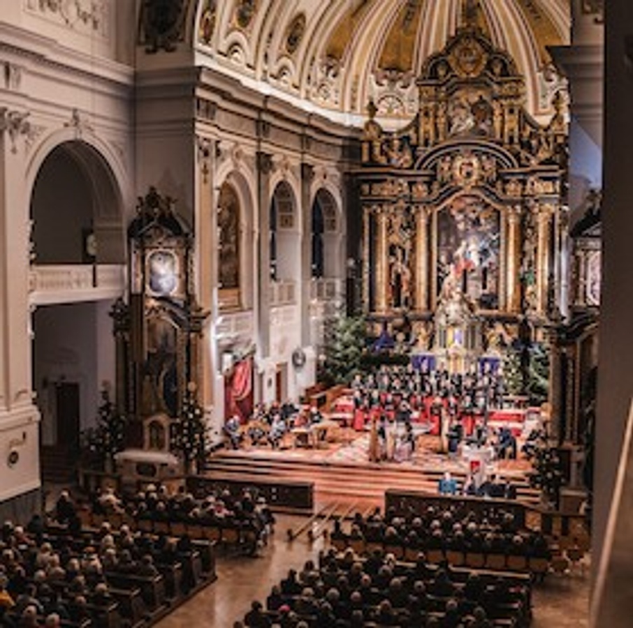Titelbild der Veranstaltung Altöttinger Adventsingen Basilika St. Anna