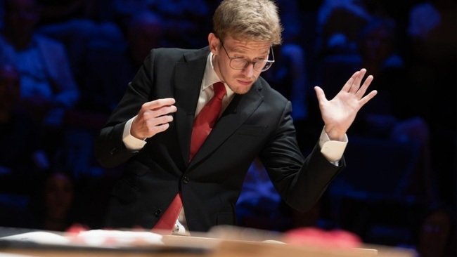 BOULEZ ENSEMBLE & THOMAS GUGGEIS