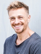 Matthias Ludwig mit "Spagat"