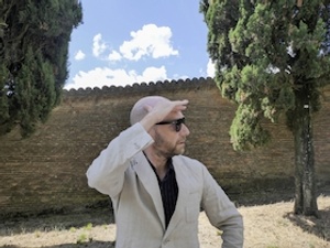 Eric Pfeil - Hotel Celentano