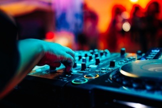 DJ Guido 18:00-20:00
