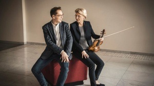 ANTJE WEITHAAS & DÉNES VÁRJON