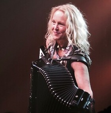 "Wege in der Schwebe"