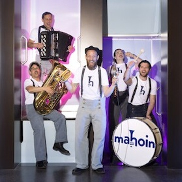 mahoin: Landgang