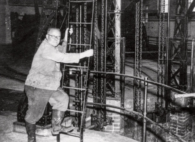 Führung durch das historische Klärwerk mit Oli