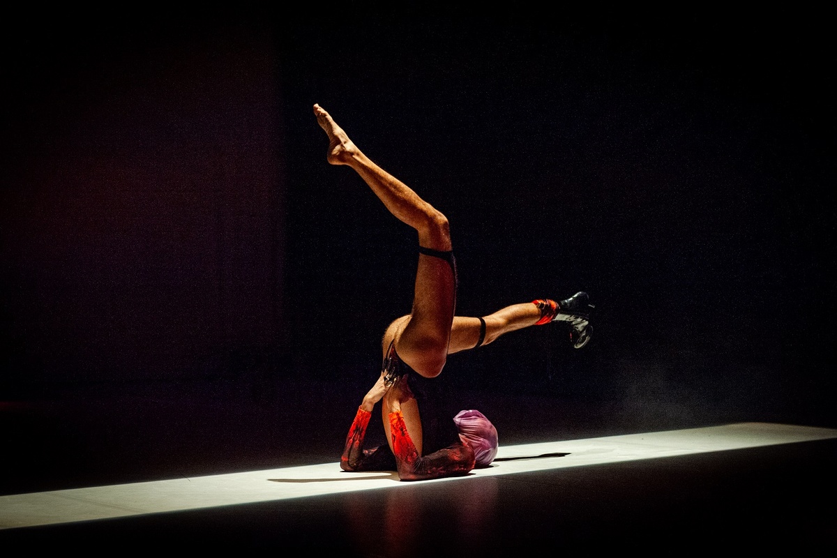 Between – A queer science-fiction rite