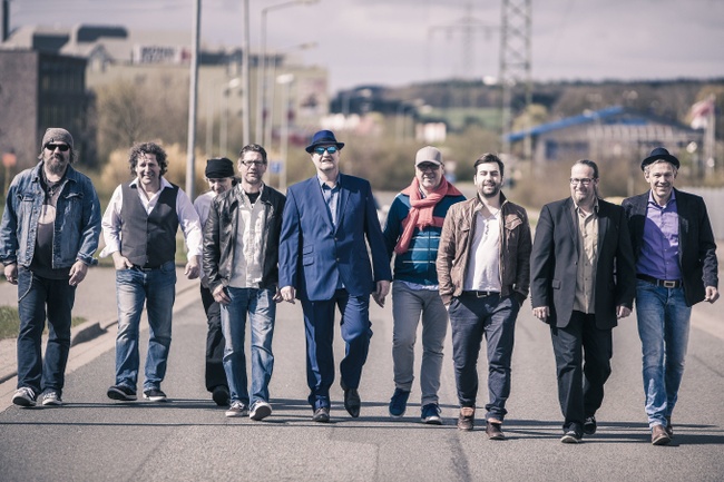 The Magic of Santana feat. Tony Lindsay