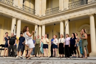 The Dienstags Choir