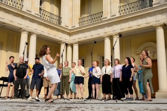 The Dienstags Choir