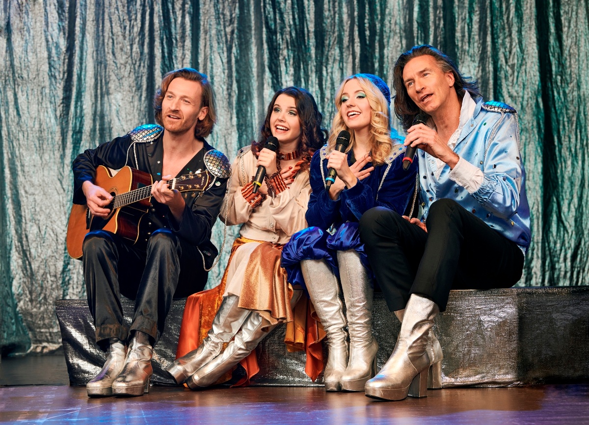 Super ABBA - A Tribute to ABBA