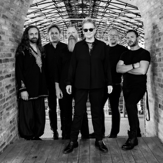 ANNE CLARK & Band