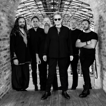 ANNE CLARK & Band