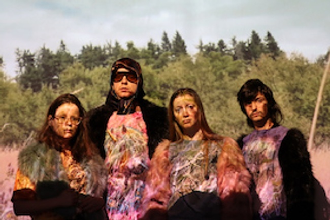 Wolfsmütter – My Mother Was a Wolf