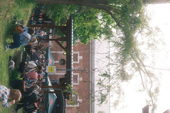 Biergarten w/ Musik und Pflanzentausch vom Nordgarten
